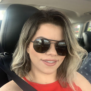 Meet your Posher, Claudia raiany